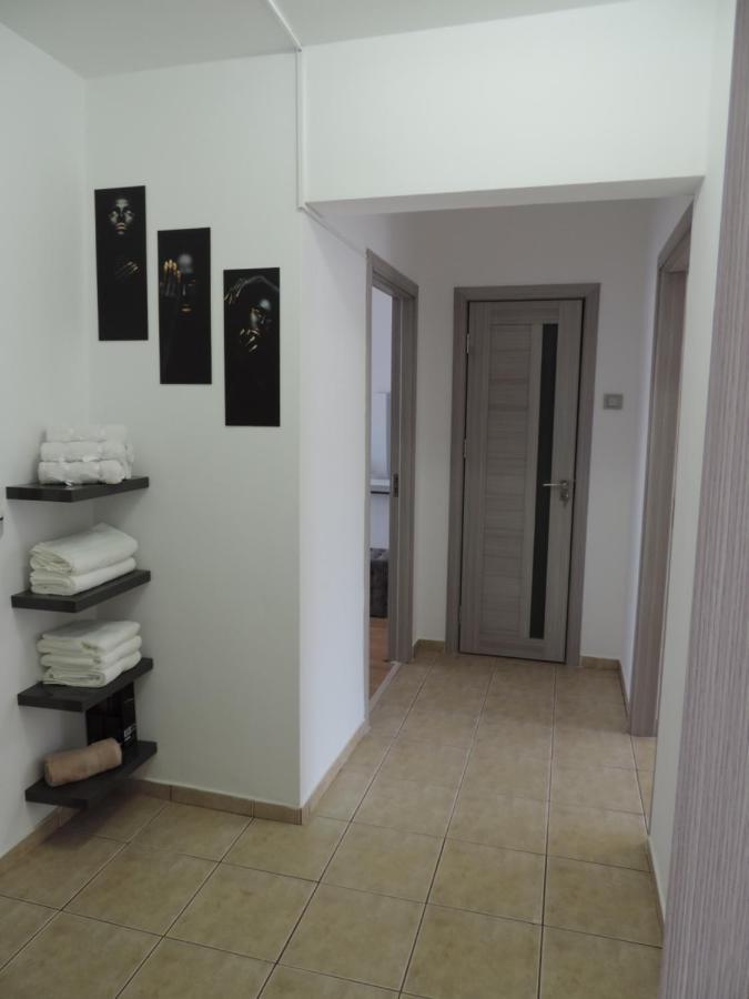 Victoriei Boulevard Private Apartment Brașov Exterior foto
